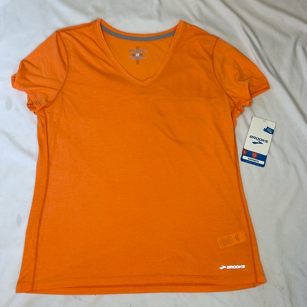 Women’s Brooks Orange V Neck Tech Shirt, XL